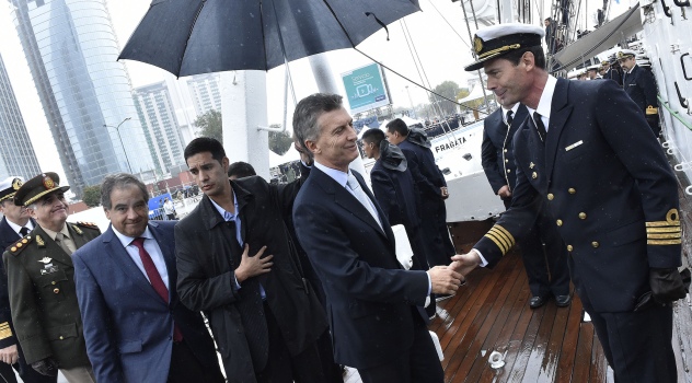 arg Macri_Fragata_Libertad-3