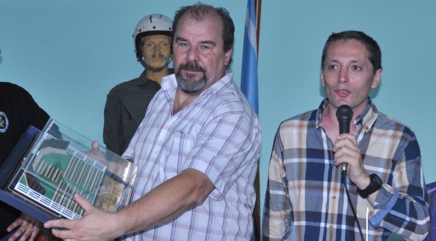 ee BRINDIS FIN aÑO VETERANOS