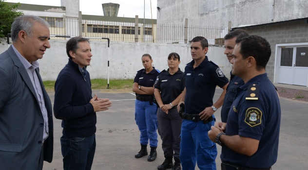 ee Escuela de Policía Local