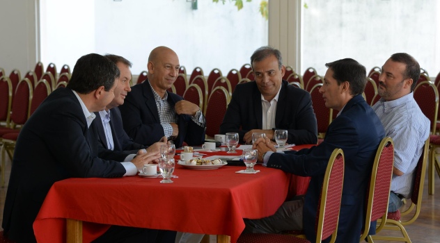 ee Fernando Gray junto a las máximas autoridades de Edesur