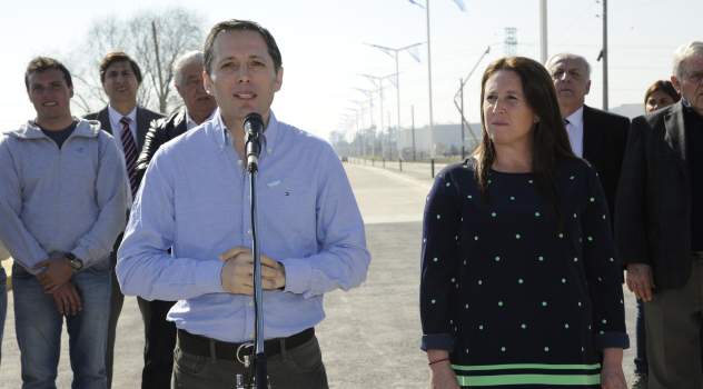ee Fernando gray inauguró La Horqueta