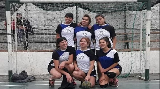 ee hokey fem