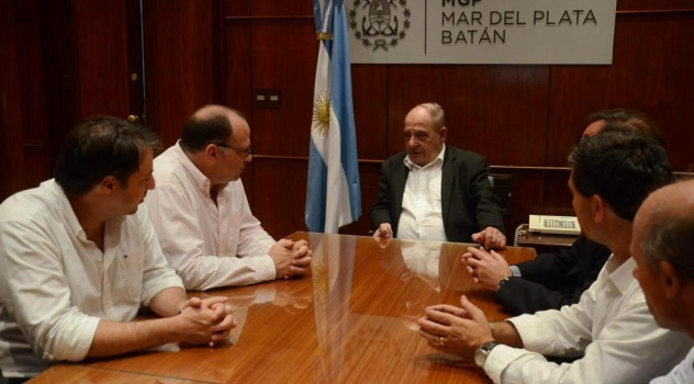 mgp intend Carlos Arroyo recibiò sec de agricultura, ganaderia y pesca Naciòn Ricardo Negri