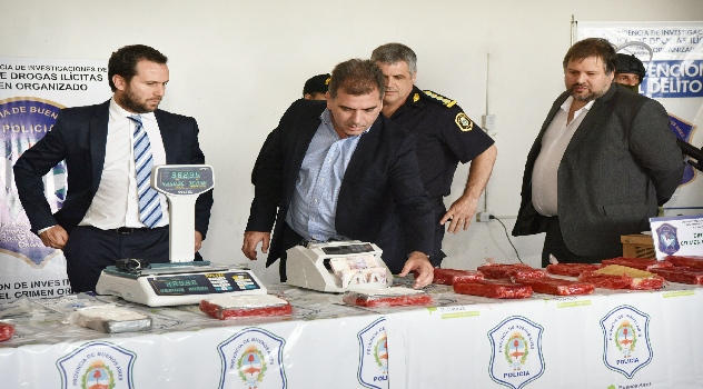 ms Operativo Esvásticas Blancas