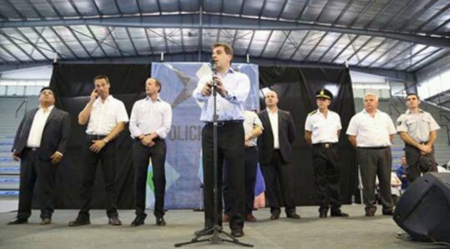 ms Ritondo egreso Poli Lomas. (2)