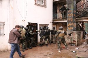ms allanamiento y detención en Fuerte Apache - 3